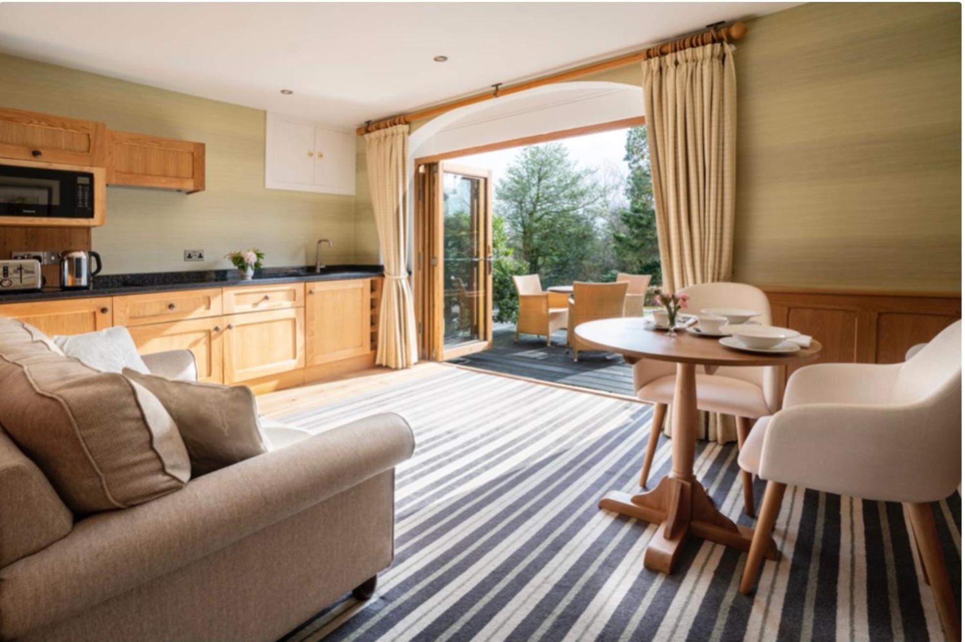 Yewfield Self Catering Apartments 霍克斯黑德 外观 照片
